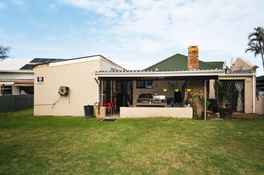 5 Bedroom Property for Sale in Beacon Bay Eastern Cape